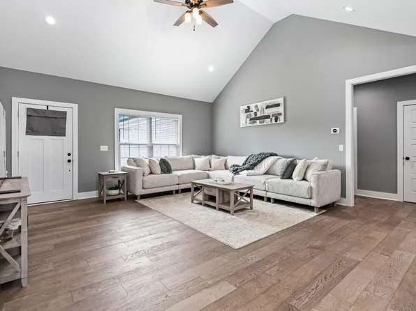 229 Iva Dr, Richmond, KY 40475