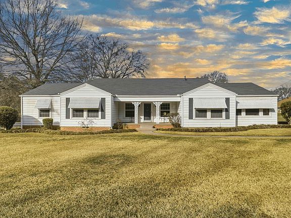 2nd image of 405 S White Oak Rd