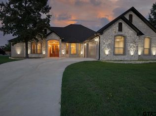 93 S Ryder Cup Trl, Lindale, TX 75771