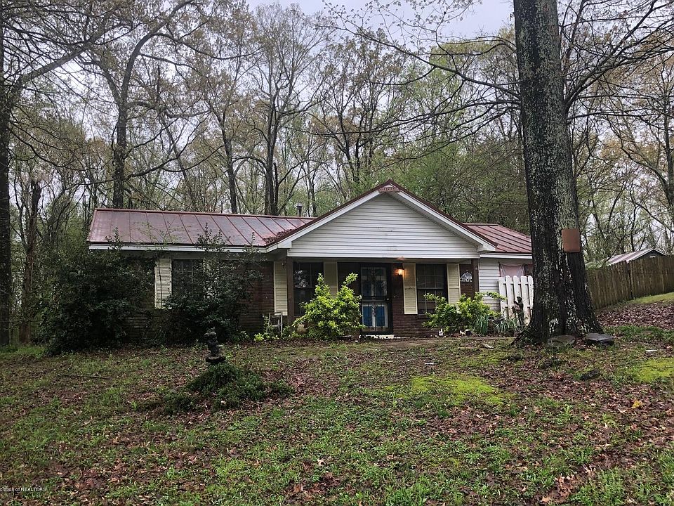 1st image of 5561 Caroline Dr