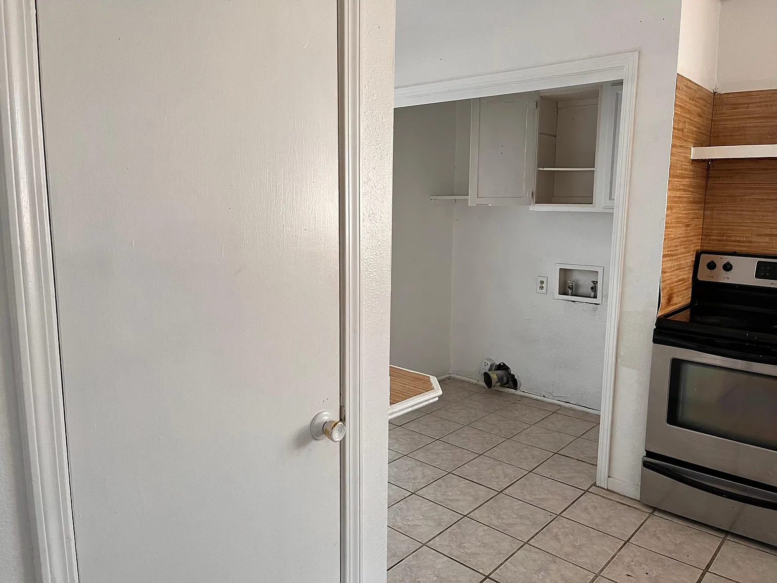 3 bed, 1100 sqft, $975 — Photo 4
