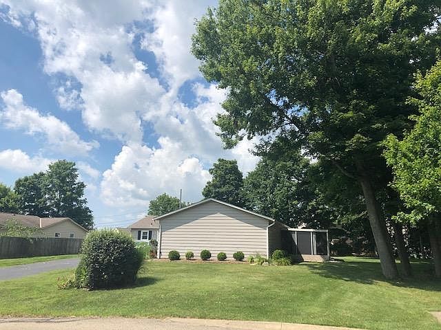 2nd image of 343/347 Oak Meadow Dr