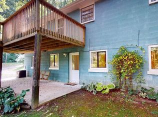 422 Old Buckeye Cove Rd, Swannanoa, NC 28778