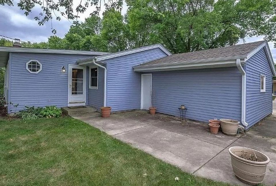 832 S 88th St, West Allis, WI 53214 Zillow