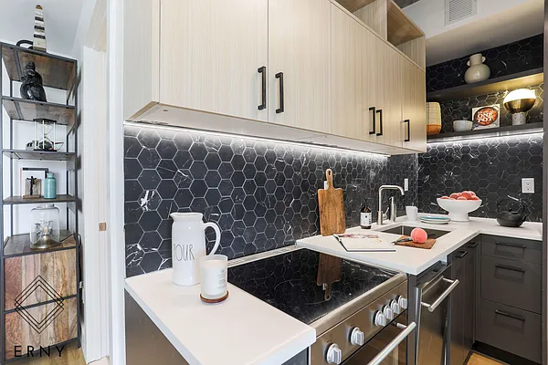 Rented by ERNY LLC | media 53