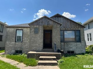 2308 N 8th St, Clinton, IA 52732