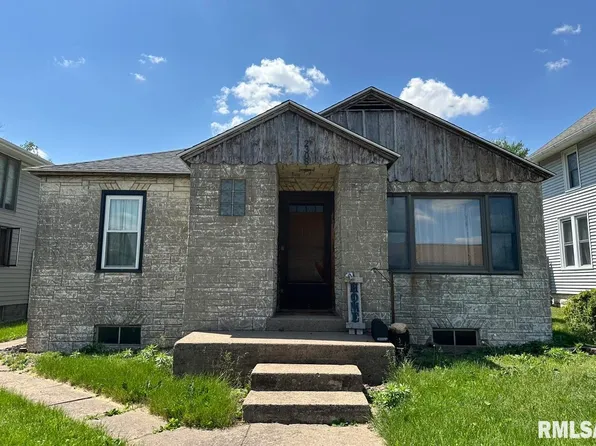 2308 N 8th St, Clinton, IA 52732