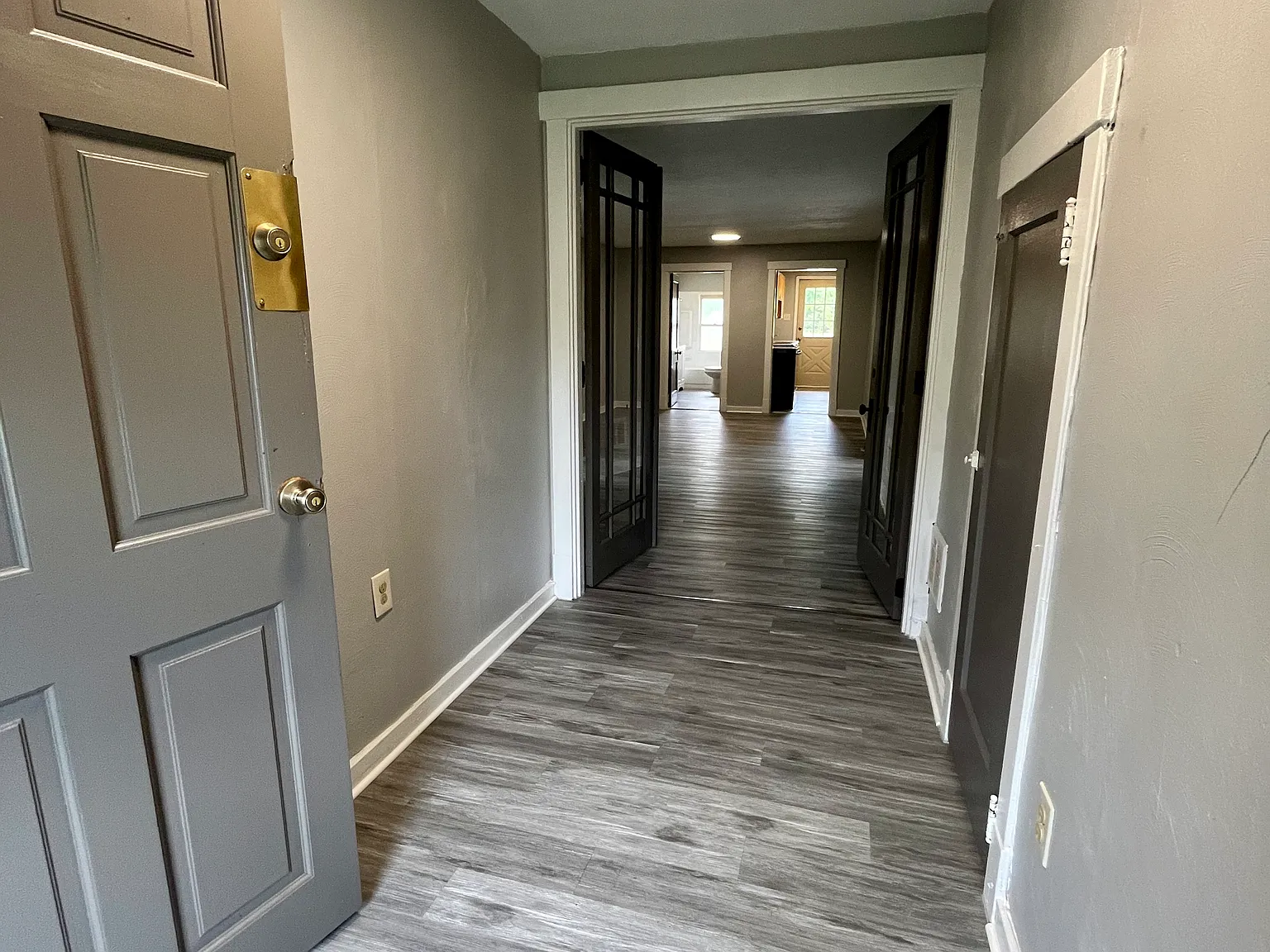 2 bed, $825 — Photo 2