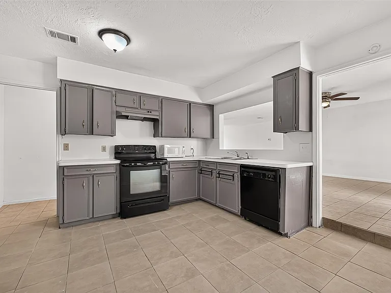 2523 Creekway Cir — Photo 21