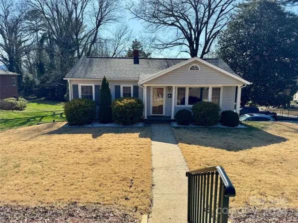 107 Walton Rd, Morganton, NC 28655