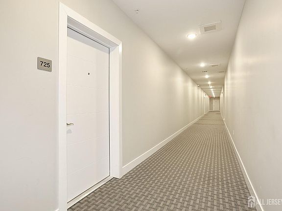 3rd image of 725 Lorhan Dr