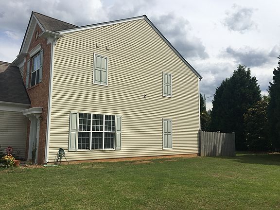 Side View with Large Common Green Space