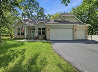11611 N Woodsview Xing, Edgerton, WI 53534