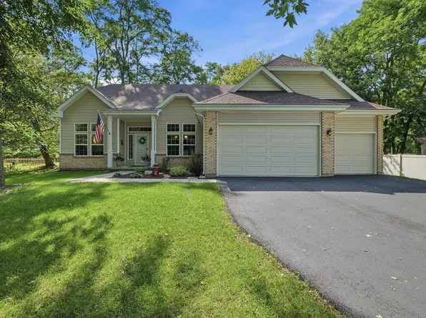 11611 N Woodsview Xing, Edgerton, WI 53534