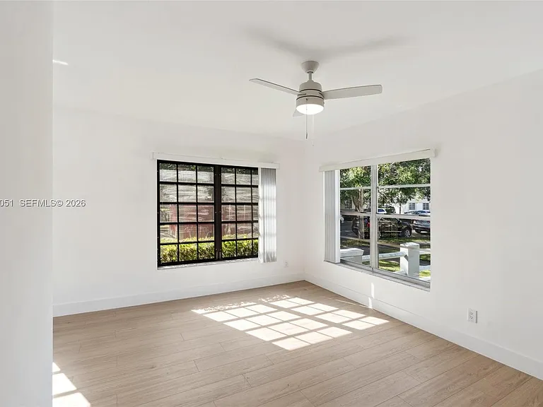 221 Antiquera Ave #8 — Photo 4
