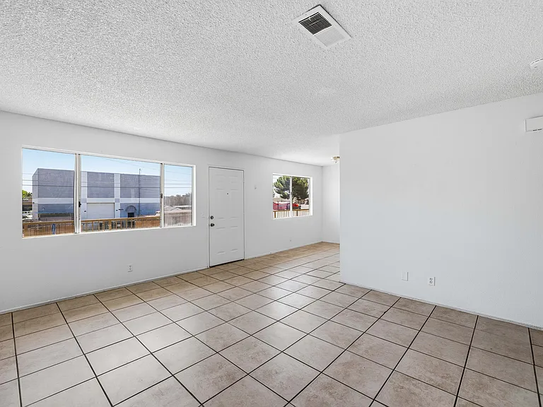 518 E Avenue Q4 #5 — Photo 4