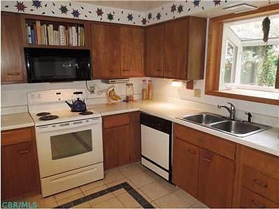 5th image of 6763 Bowerman St W