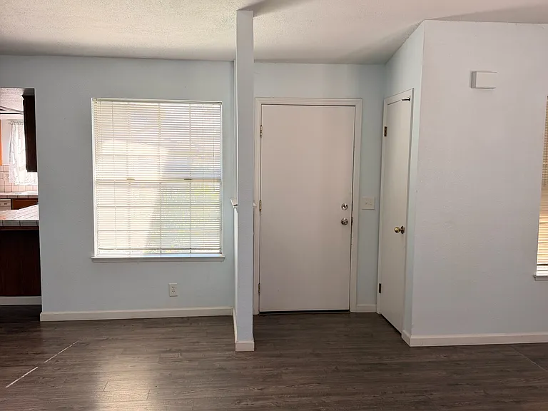 844 N Suzanne Ct — Photo 6