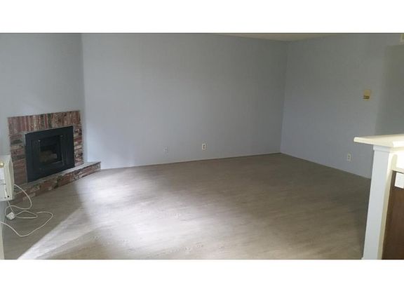 5th image of 15916 Vanowen St APT 104