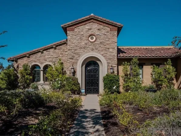 10886 Cadence Isle Ct, San Diego, CA 92130