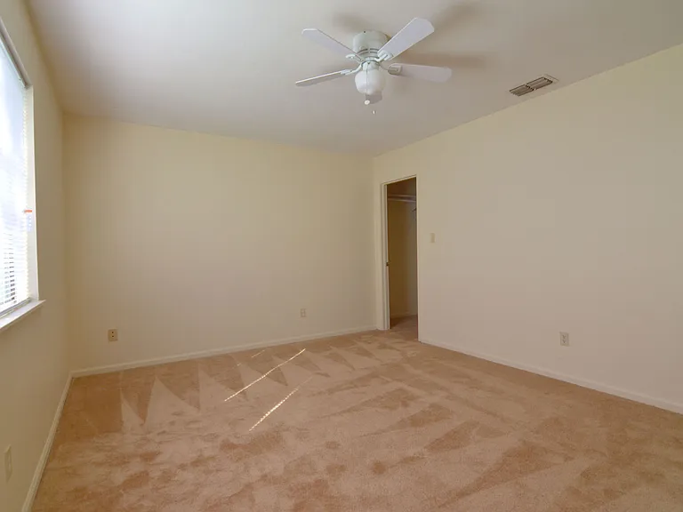 406 Glenview Dr #11 — Photo 7