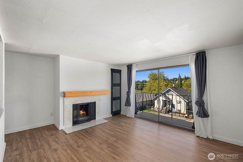 5th image of 435 Williams Avenue N #206