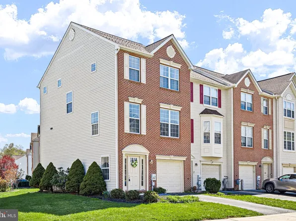 2 Shane Cir, Bear, DE 19701