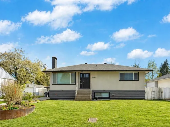 14682 111th Ave, Surrey, BC V3R 2C4