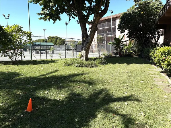 620 Tennis Club Drive #105, Fort Lauderdale, FL 33311