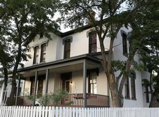 124 Edith Blvd SE, Albuquerque, NM 87102