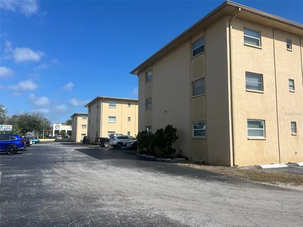 8701 4th St N APT 208, Saint Petersburg, FL 33702