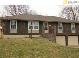 1212 SW Essex Cir, Blue Springs, MO 64014