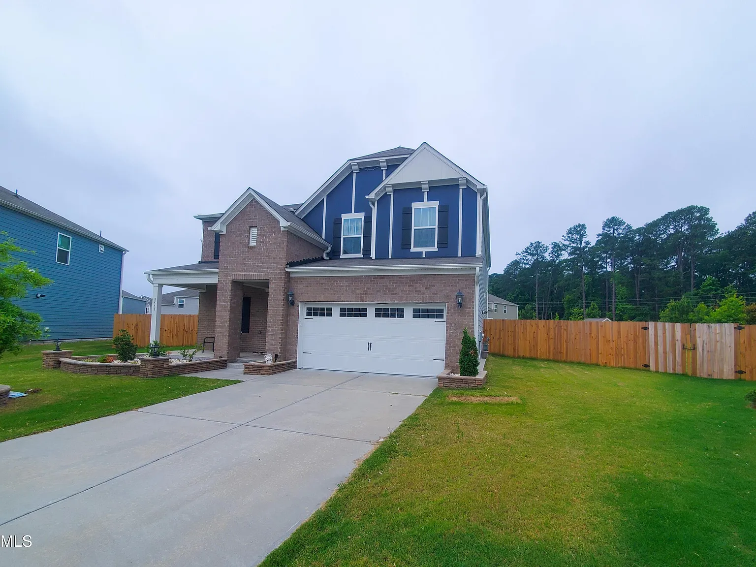 5 bed, 3.0 bath, 2700 sqft, $2,995 — Photo 4