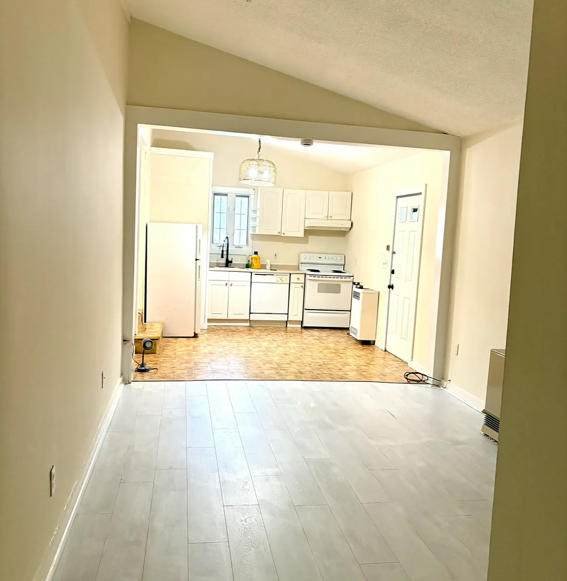 1 bed, 800 sqft, $950 — Photo 1