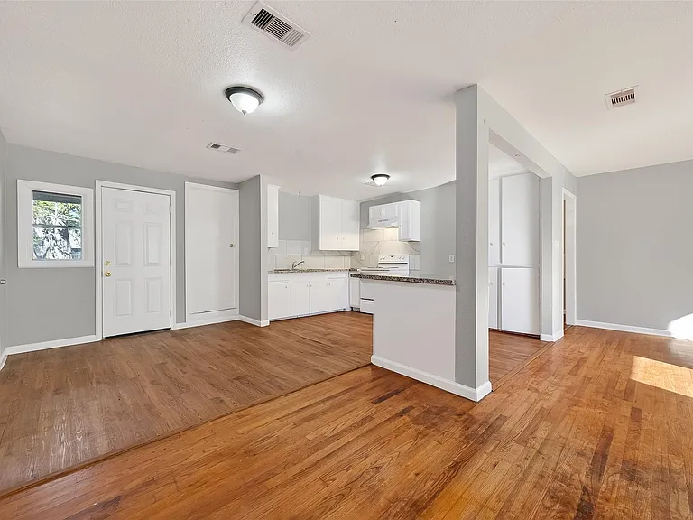 6127 Beldart St — Photo 5