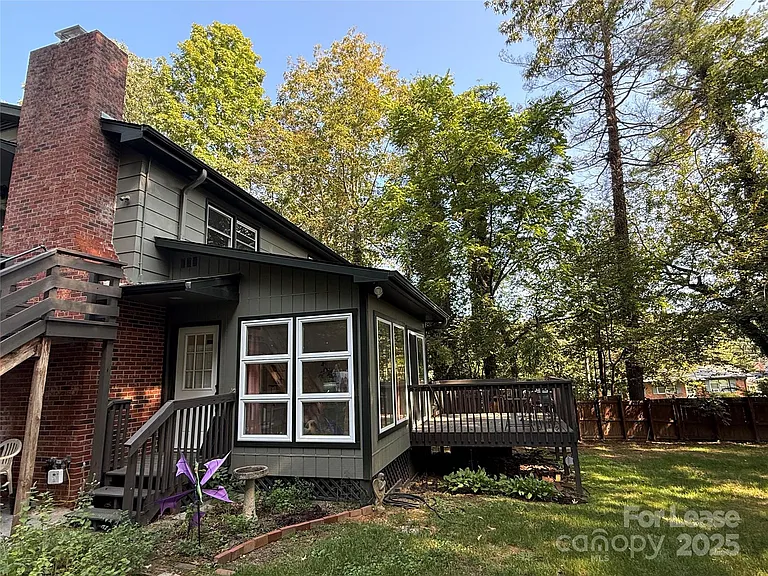 200 Daniel Dr — Photo 2
