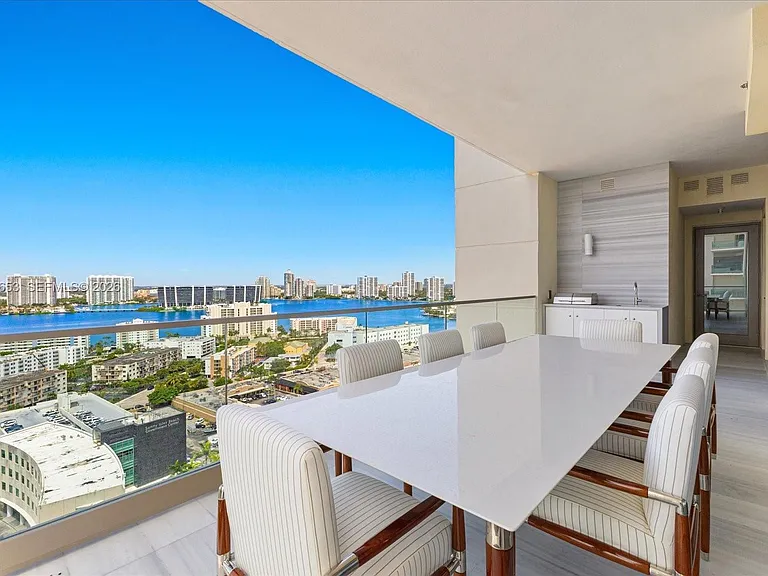 17975 Collins Ave #N-2001 — Photo 32