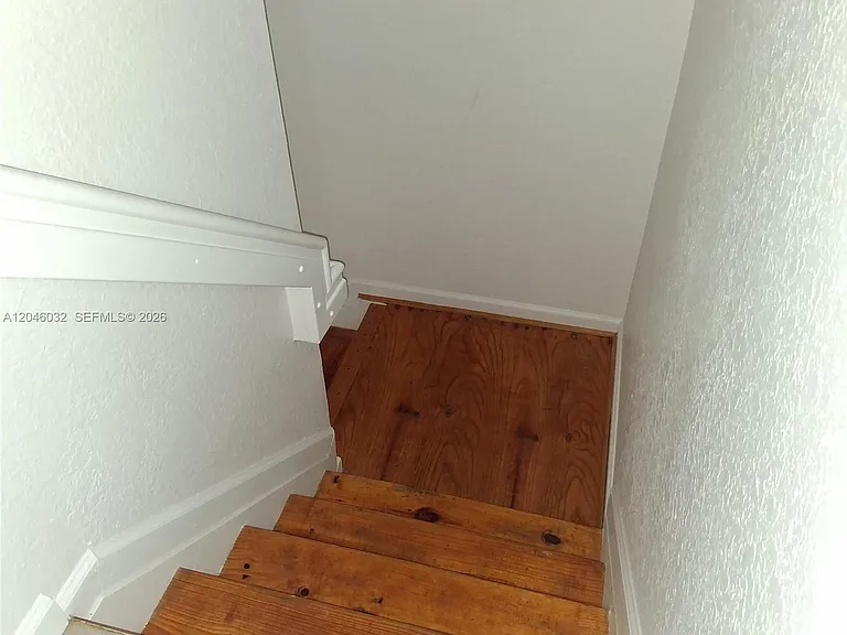 1044 NE 30th Ave — Photo 23