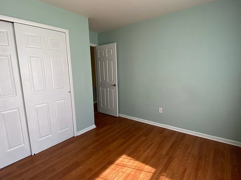 108 Lowell Ct — Photo 14