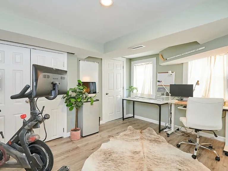 37 G St — Photo 4