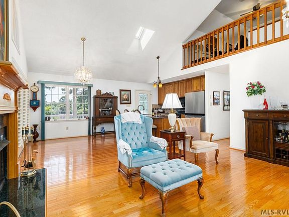 4th image of 284 Woodhaven Ln