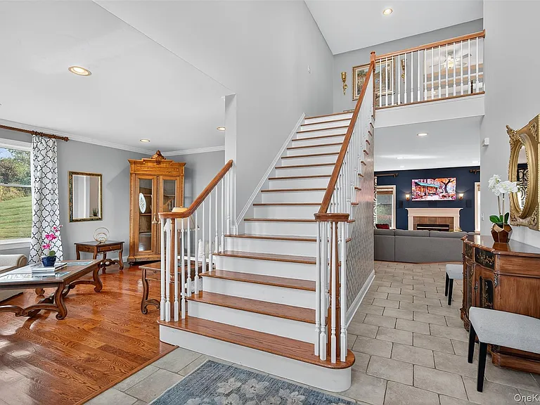 11 Dorian Way — Photo 5