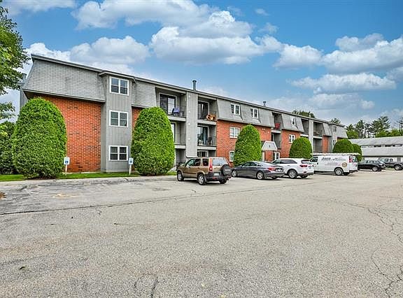 3rd image of 5 Blackstone Dr APT 5