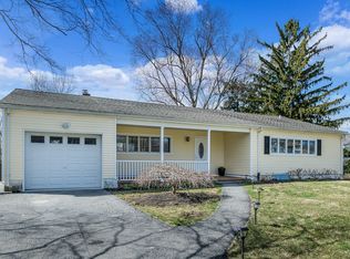 2585 Ridge St, Yorktown Heights, NY 10598