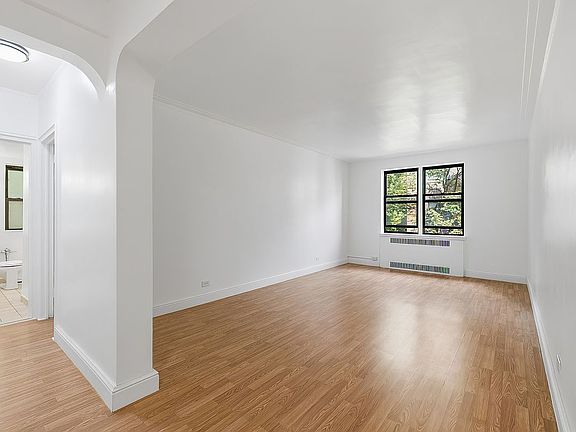 3rd image of 3015 Riverdale Ave APT 4B