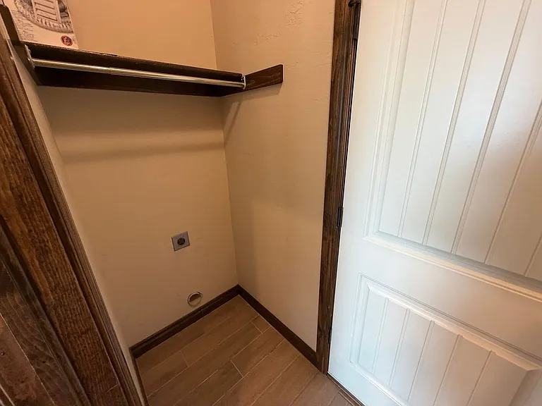 215 Tuscany Cir — Photo 24