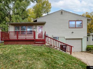 5930 N 69th St, Omaha, NE 68104