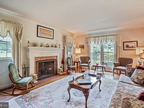 3rd image of 3214 Wynford Dr