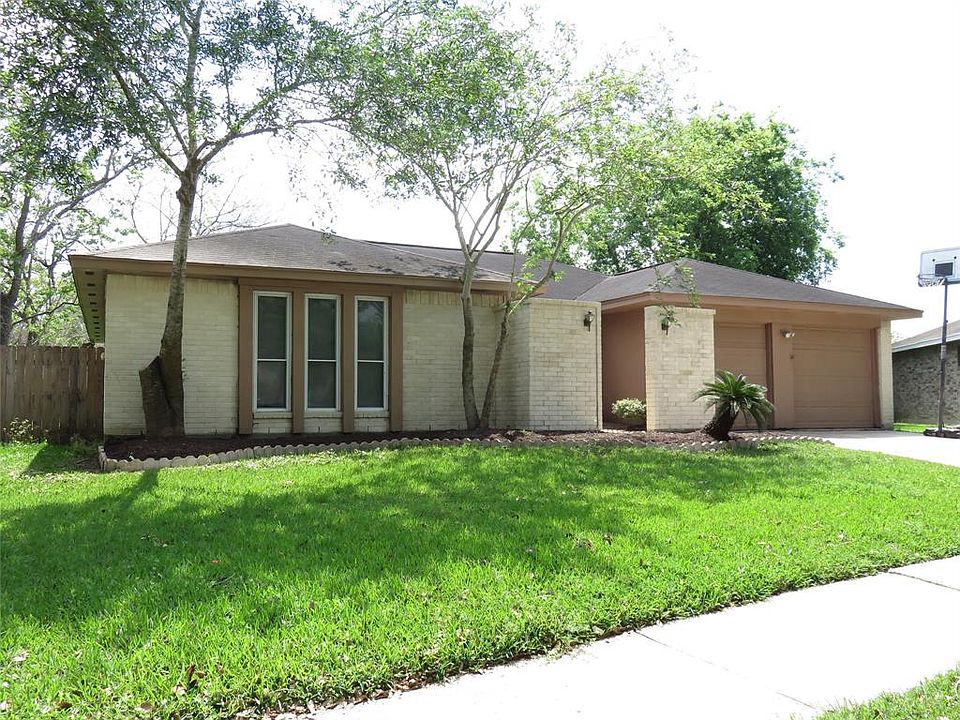 1st image of 16847 Nina Dr
