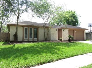 16847 Nina Dr, Friendswood, TX 77546